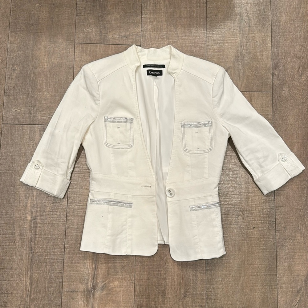 Bebe white 3/4 sleeve jacket 4